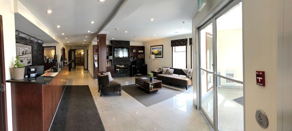 Motel Super 8 By Wyndham Brandon Mb Esterno foto